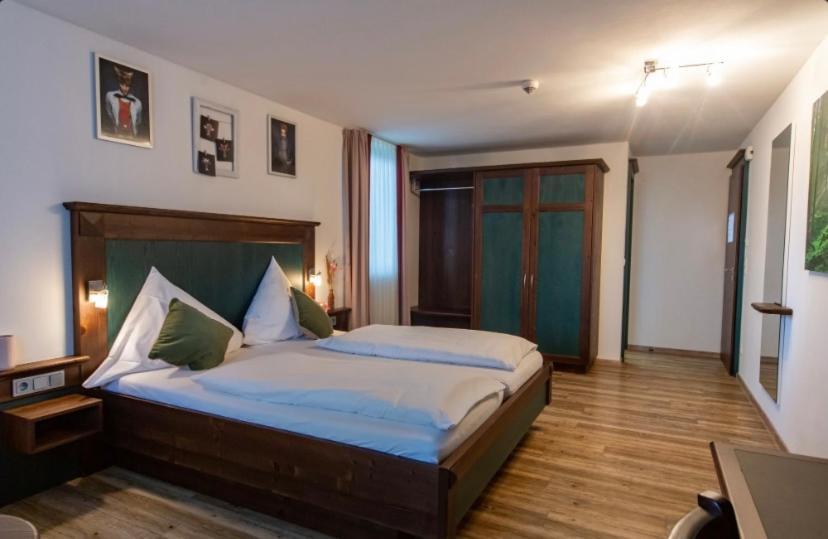 Hotel Restaurant Auerhahn Bad Wildbad Buitenkant foto