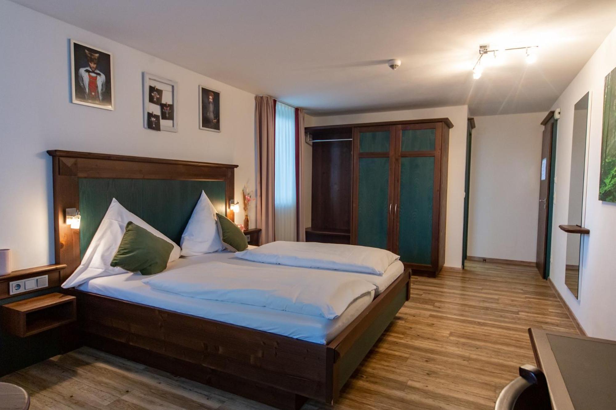 Hotel Restaurant Auerhahn Bad Wildbad Buitenkant foto