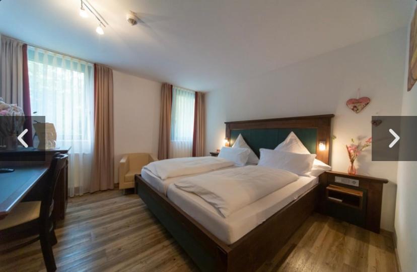 Hotel Restaurant Auerhahn Bad Wildbad Buitenkant foto