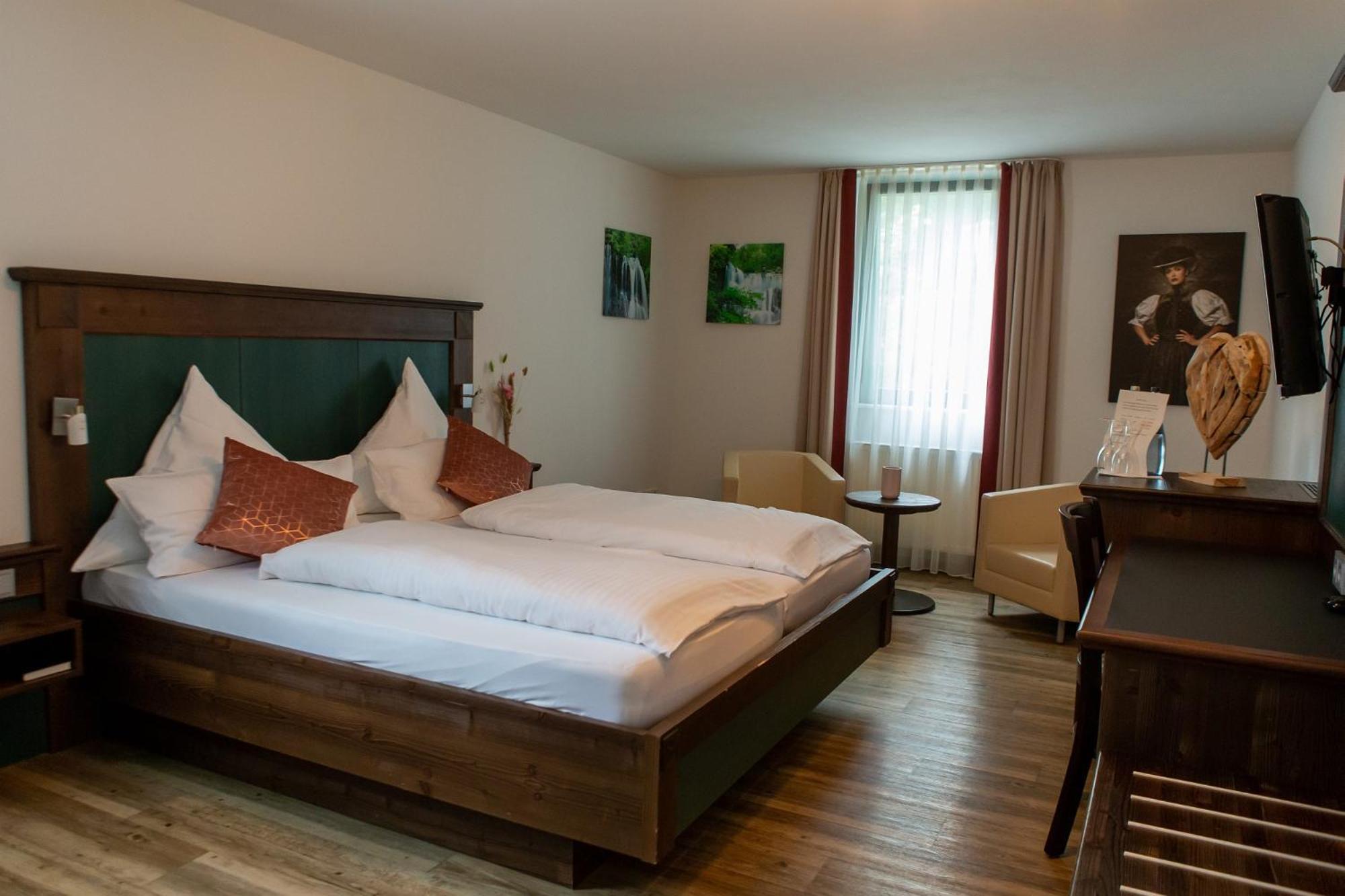 Hotel Restaurant Auerhahn Bad Wildbad Buitenkant foto