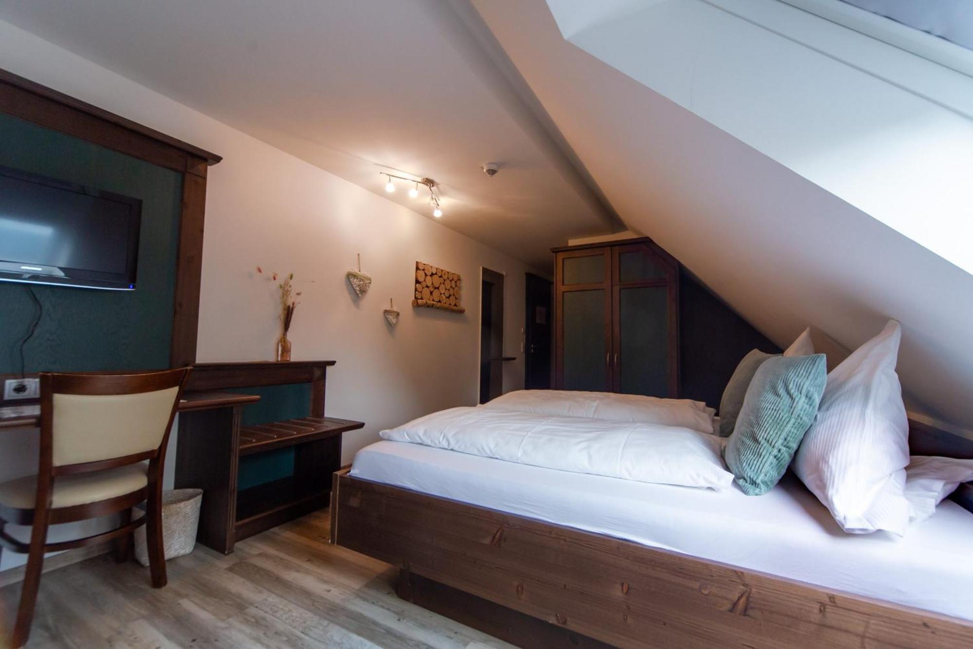 Hotel Restaurant Auerhahn Bad Wildbad Buitenkant foto