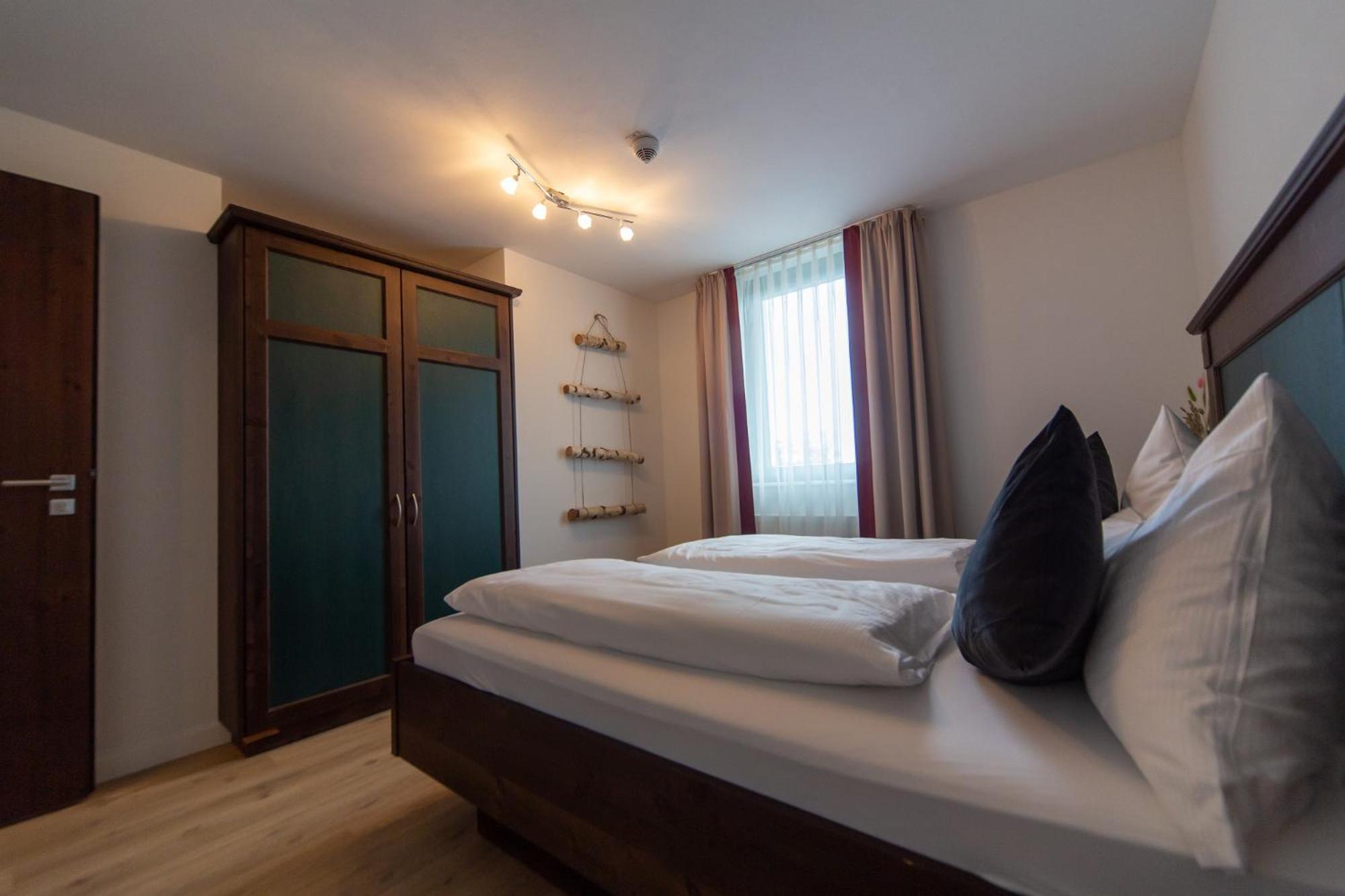 Hotel Restaurant Auerhahn Bad Wildbad Buitenkant foto