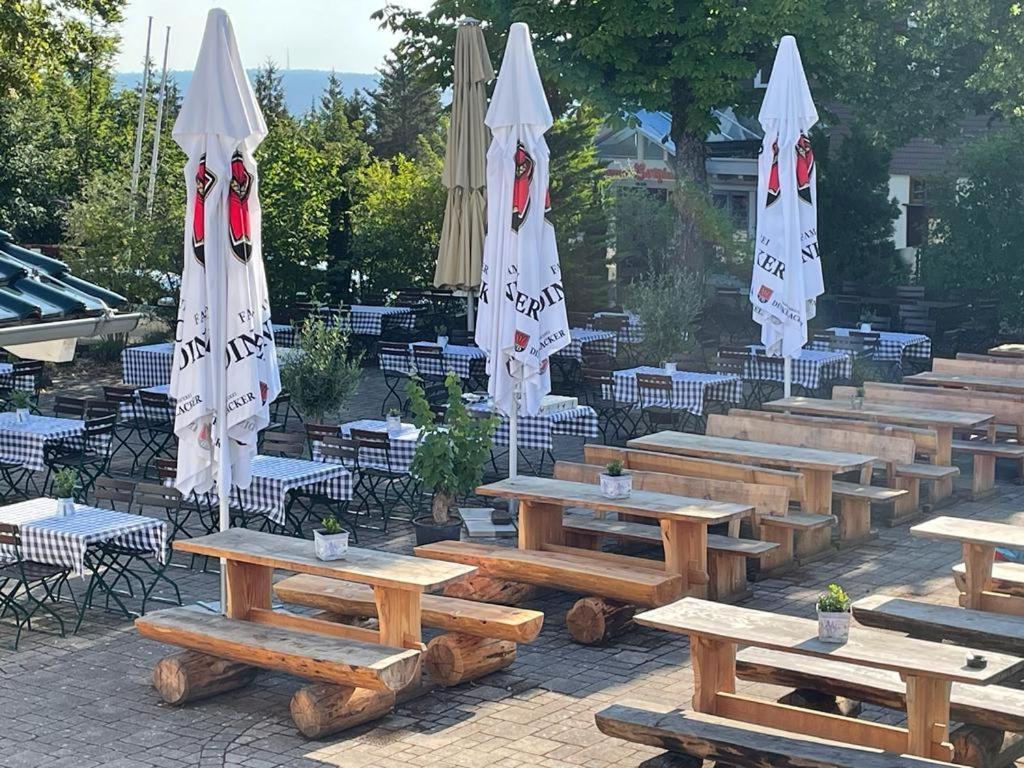 Hotel Restaurant Auerhahn Bad Wildbad Buitenkant foto
